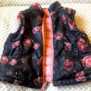 Reversible lil pink & black roses pockets both sides puff vest 18-24m